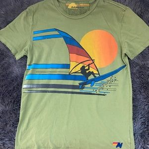 XS AV olive green windsurfing Tshirt